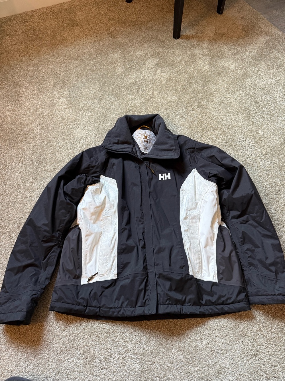 Helly Hansen Black and White Women’s Ski Jacket